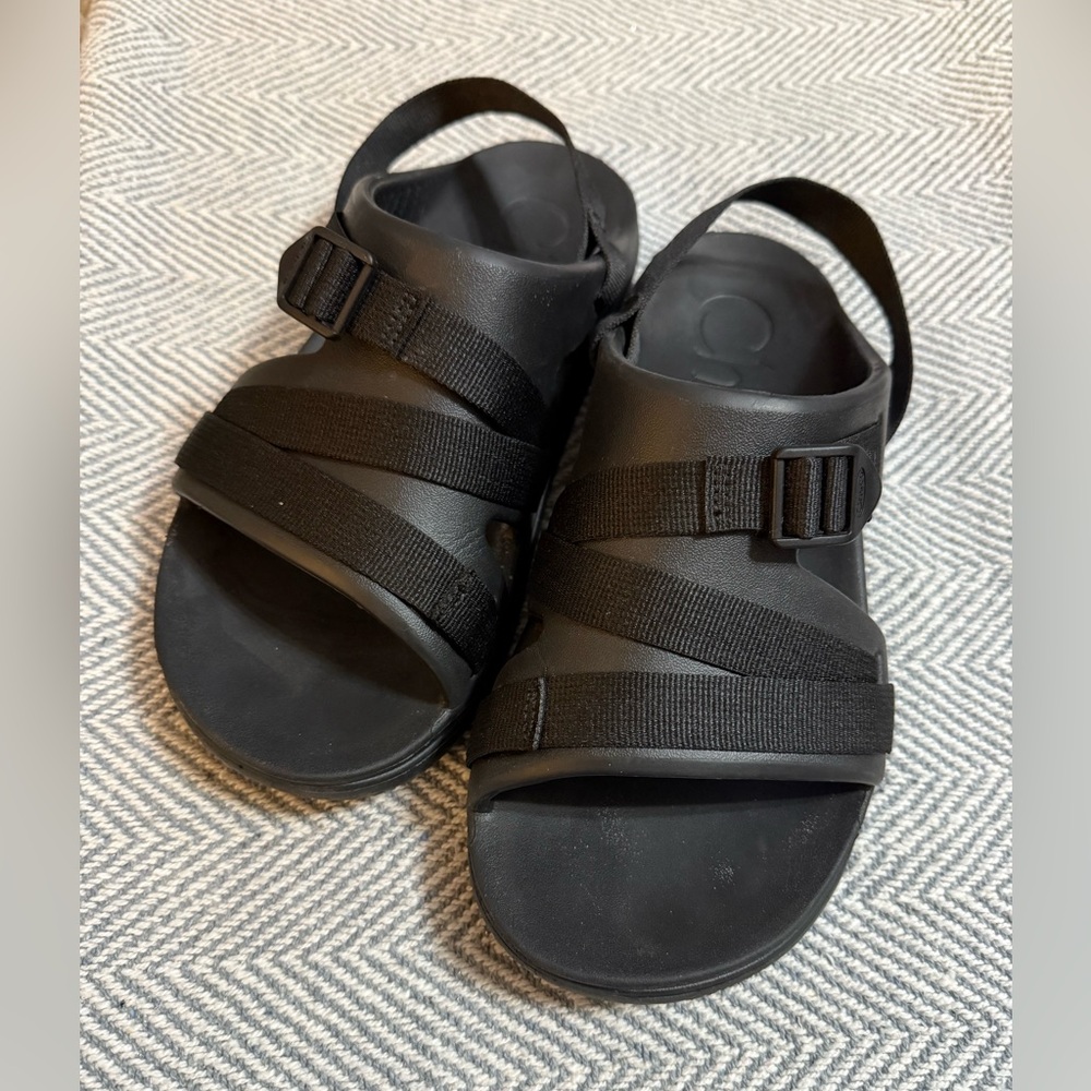 Sandals Chaco’s Chillos Sport Black Sandals Women’s size 11 EUC GREAT SOLES
